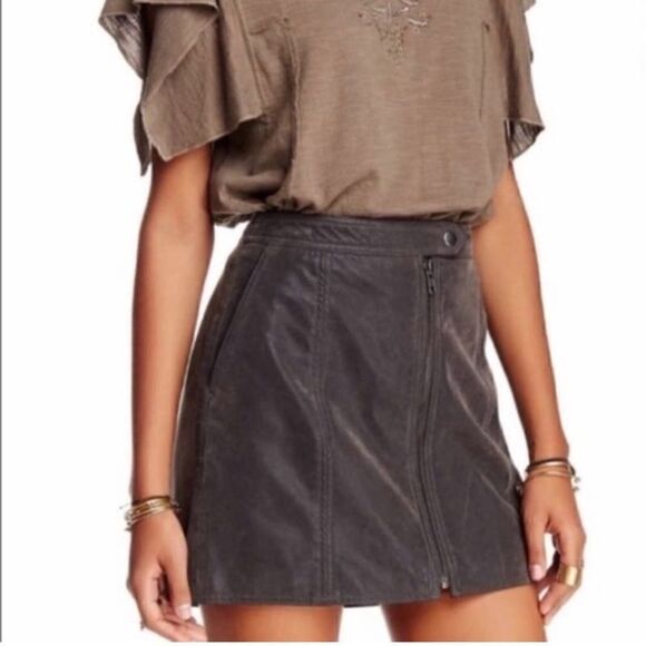 Free People Get in the Groove Dark Gray Faux Suede Mini Skirt | SZ 2 - Picture 6 of 15